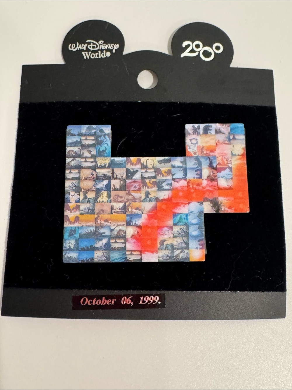WALT DISNEY WORLD 1999-2000 Epcot Photo Mosaics Puzzle Piece pin October 6th